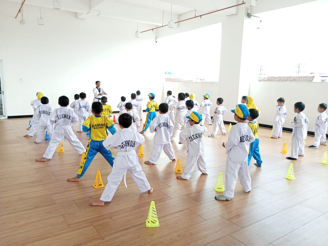 Latihan Rutin Ekstrakulikuler Taekwondo 